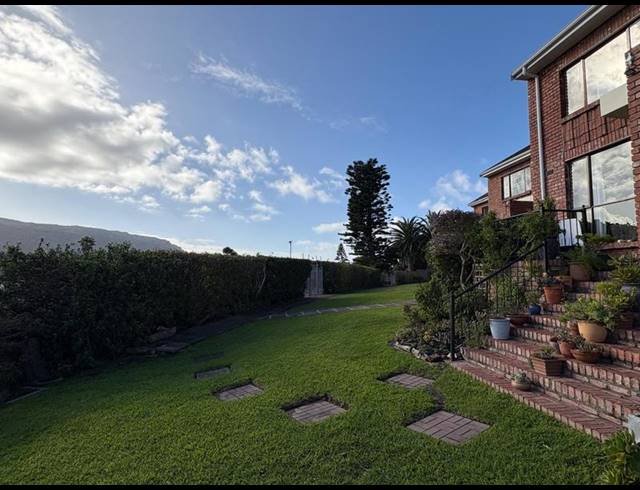 3 BEDROOM PROPERTY TO RENT IN FISH HOEK